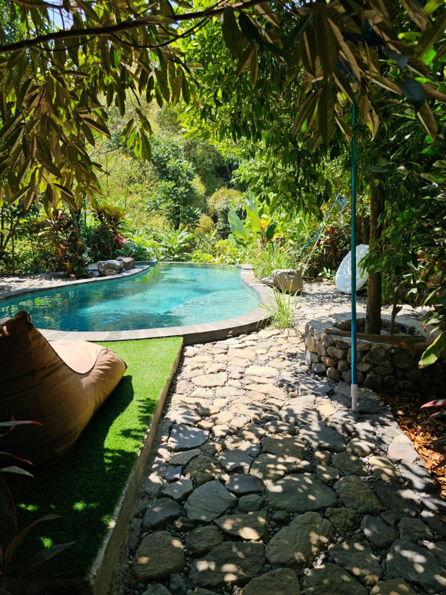 Hotel Les Garden à Tejakula Extérieur photo