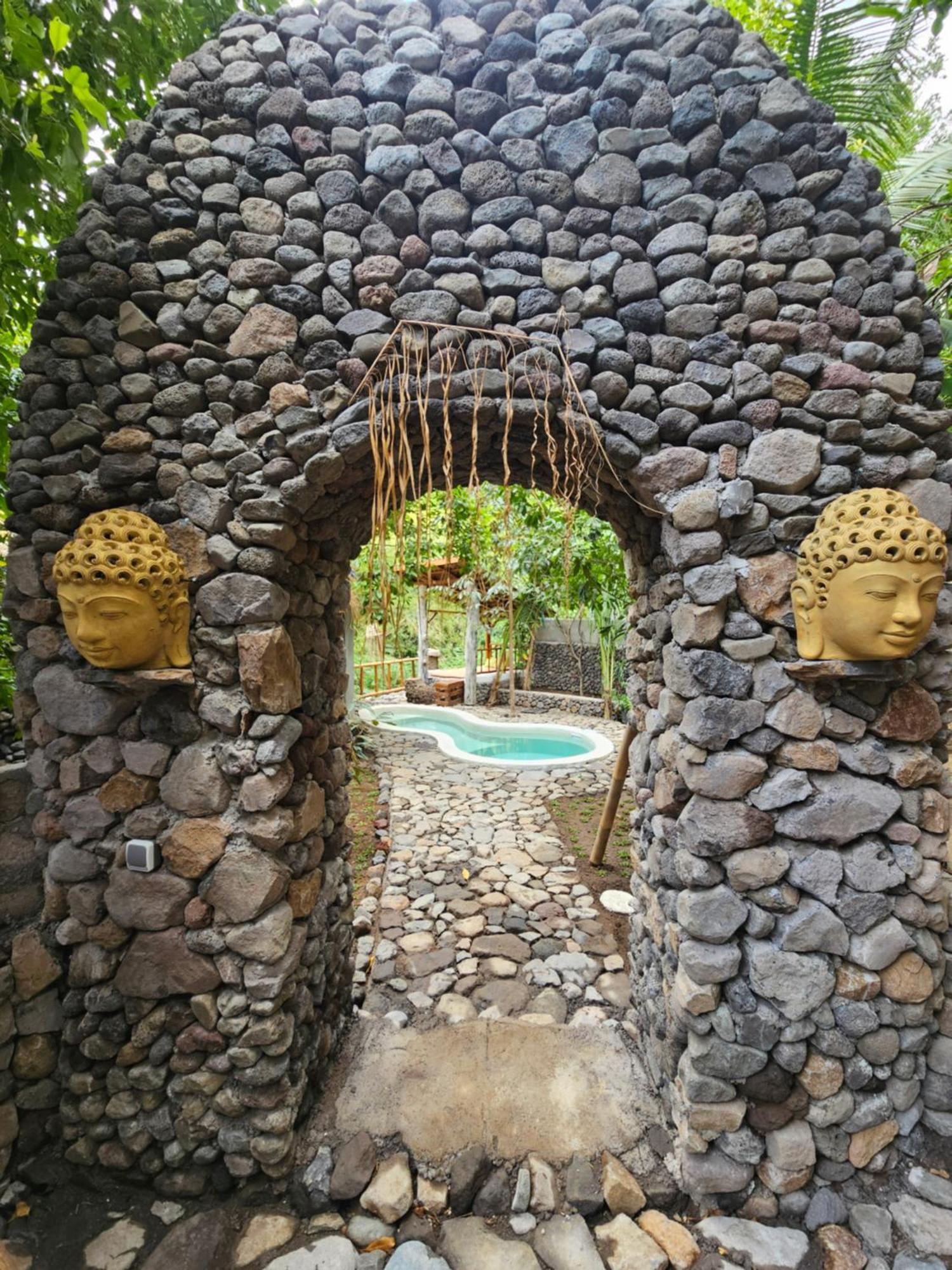 Hotel Les Garden à Tejakula Extérieur photo